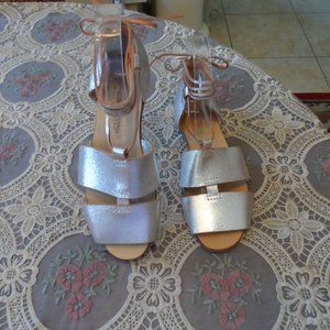 Collection Privee Silver Metallic Leather Dual Strap Tie Up Sandals Size 6
